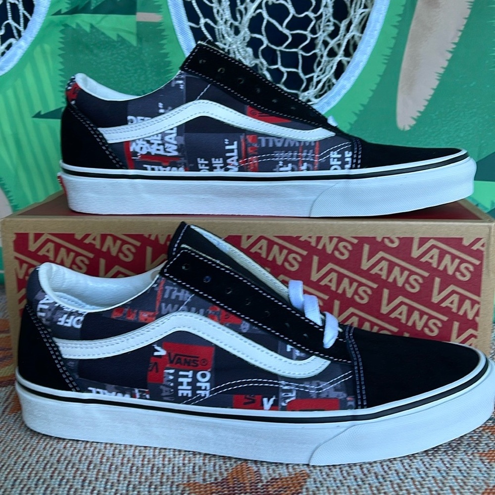 Vans Men’s Old Skool
(Packing Tape) Black/Red/
VN0A4U3BWZ4
Sneakers